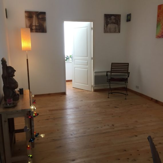 Espace Laouen, la salle de 23 m2, l'acceuil du boudha joyeux